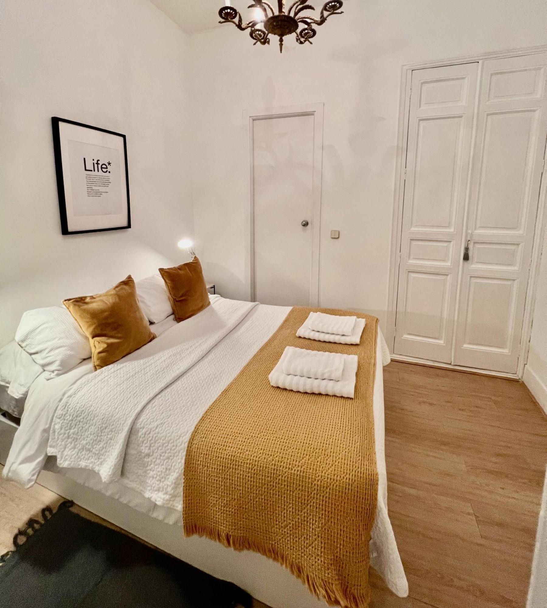 Urban Rooms Fuencarral Madrid Bagian luar foto