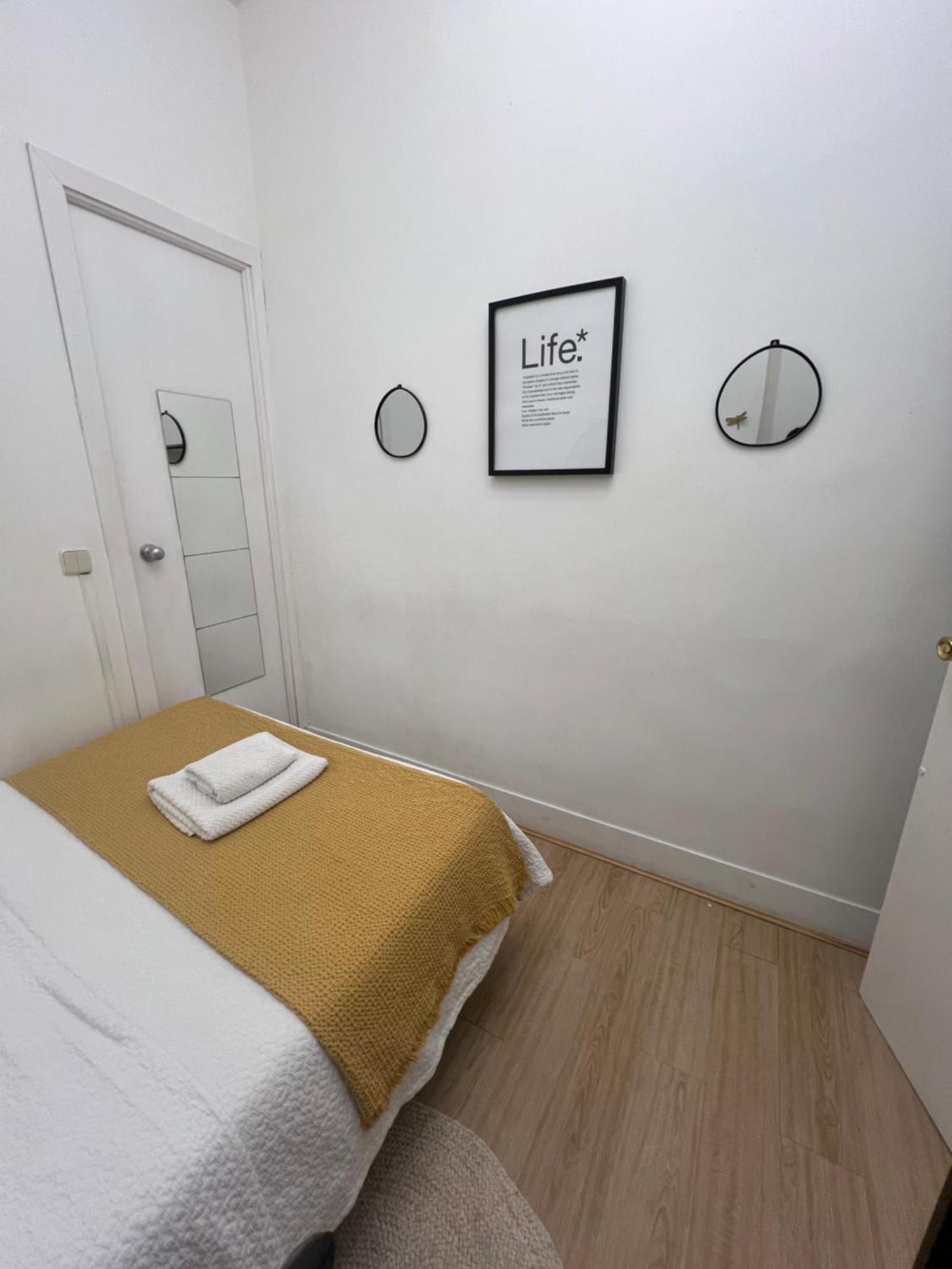Urban Rooms Fuencarral Madrid Bagian luar foto